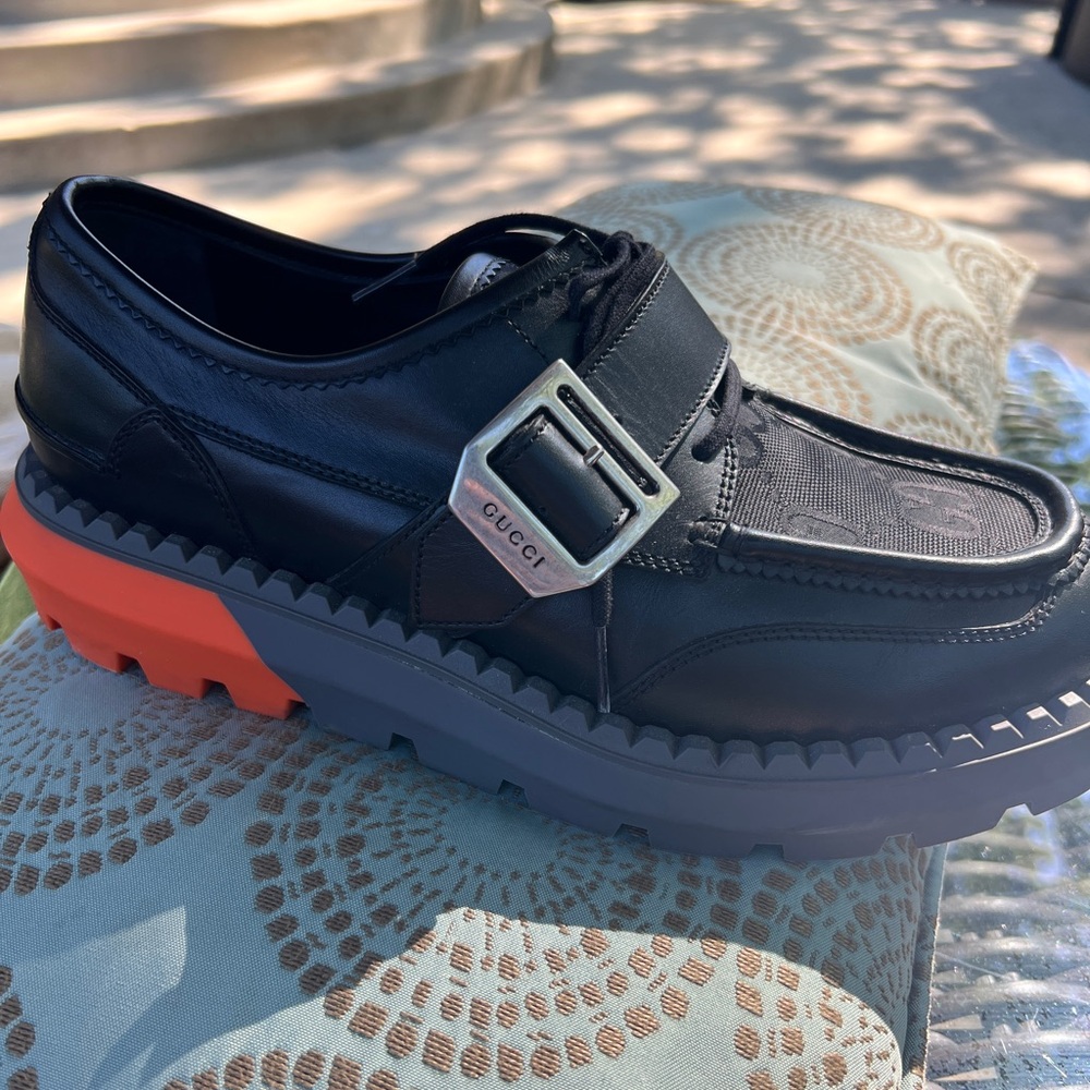 Gucci Men's Black Loafers with Orange Accent